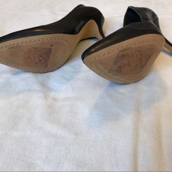 NWOB Vince Camuto Leather pointy toe heel - Picture 3 of 3